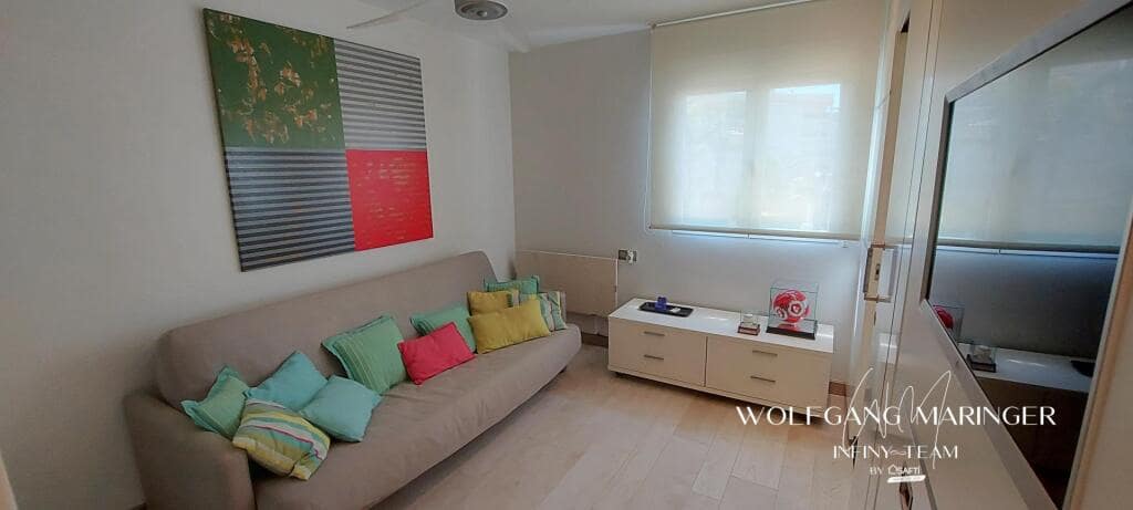 4 soverom Leilighet til salgs i Oliva med svømmebasseng garasje - € 875 000 (Ref: 9181011)