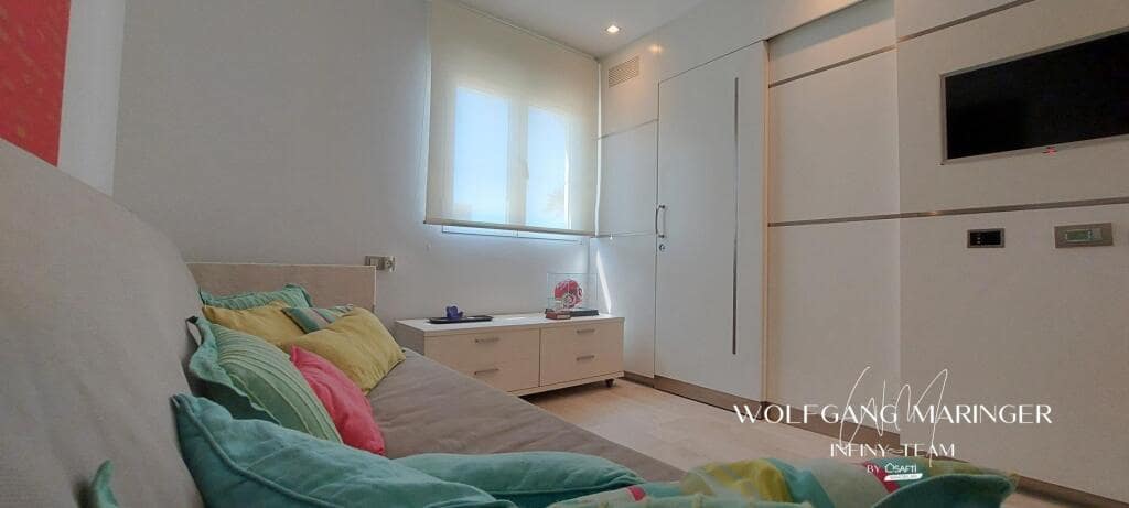 4 soverom Leilighet til salgs i Oliva med svømmebasseng garasje - € 875 000 (Ref: 9181011)