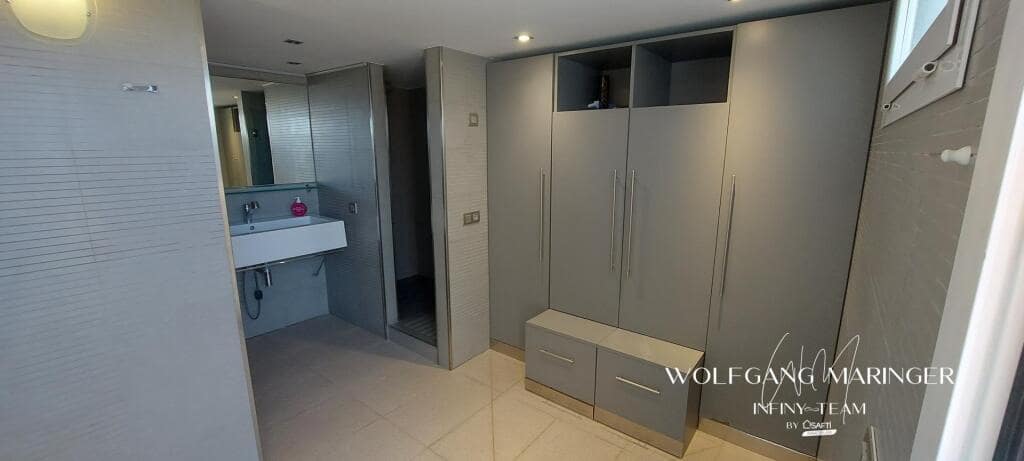 4 soverom Leilighet til salgs i Oliva med svømmebasseng garasje - € 875 000 (Ref: 9181011)