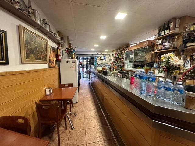 Commercial for sale in Navas, Barcelona city - € 410,000 (Ref: 9181020)