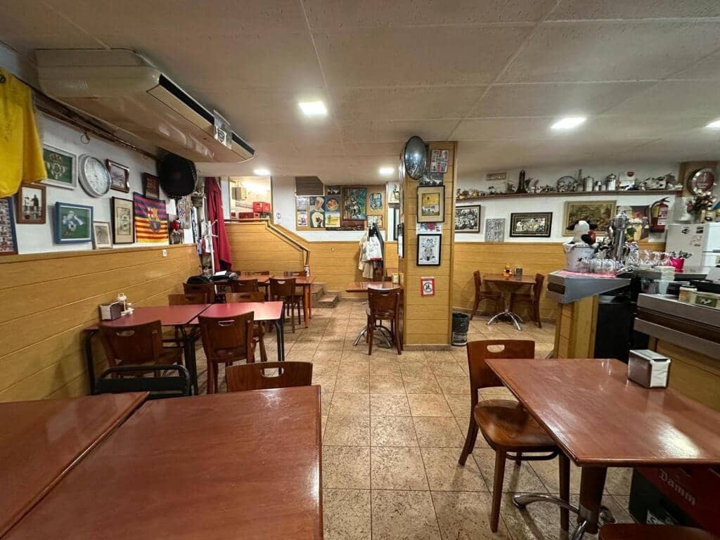 Commercial for sale in Barcelona city - € 410,000 (Ref: 9181020)