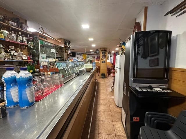 Commercial for sale in Navas, Barcelona city - € 410,000 (Ref: 9181020)