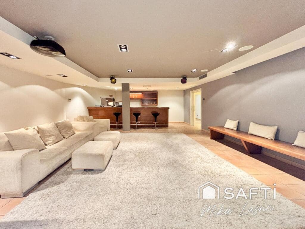 8 chambre Villa/Maison à vendre à Cabrils avec piscine garage - 1 690 000 € (Ref: 9181037)