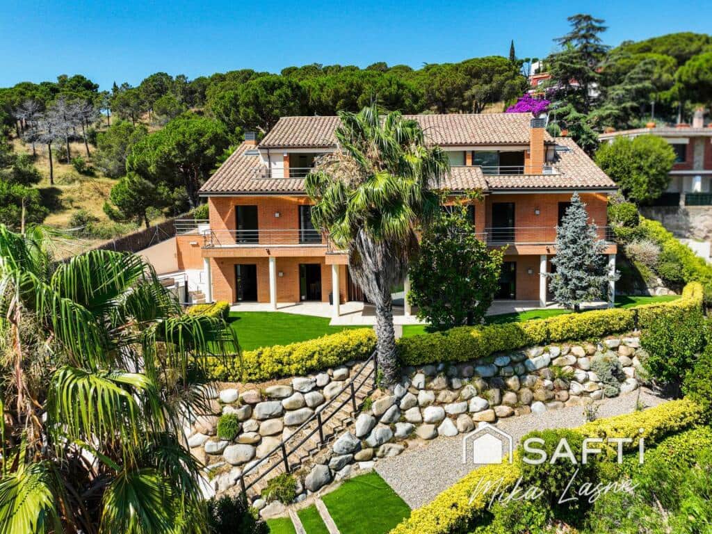 8 chambre Villa/Maison à vendre à Cabrils avec piscine garage - 1 690 000 € (Ref: 9181037)