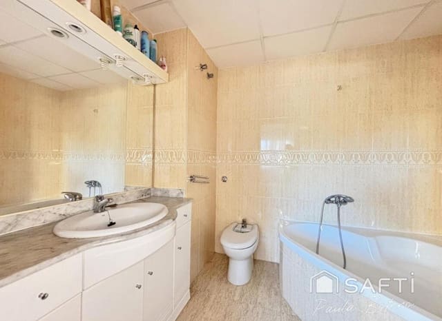 3 bedroom Apartment for sale in Cunit with pool - € 350,000 (Ref: 9181038)