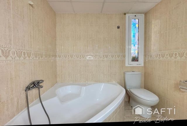 3 bedroom Apartment for sale in Cunit with pool - € 350,000 (Ref: 9181038)