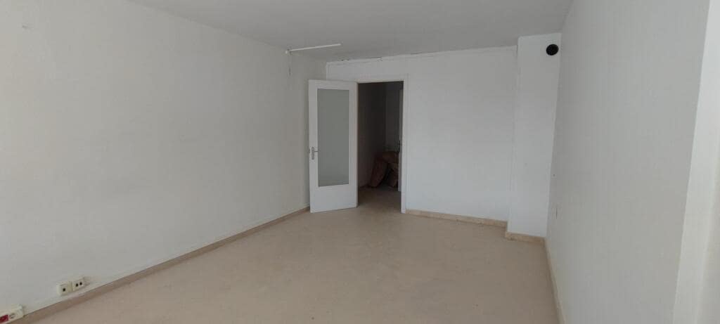 Erhverv til salg i Tarragona by - € 100.000 (Ref: 9181043)