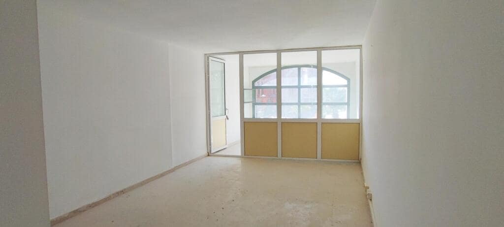 Erhverv til salg i Tarragona by - € 100.000 (Ref: 9181043)