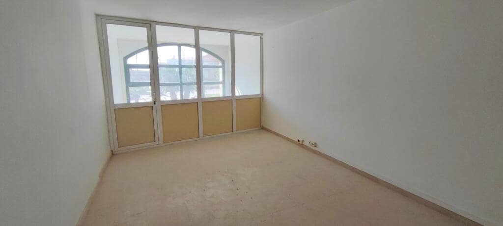 Erhverv til salg i Tarragona by - € 100.000 (Ref: 9181043)