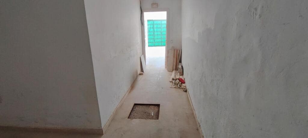 Erhverv til salg i Tarragona by - € 100.000 (Ref: 9181043)