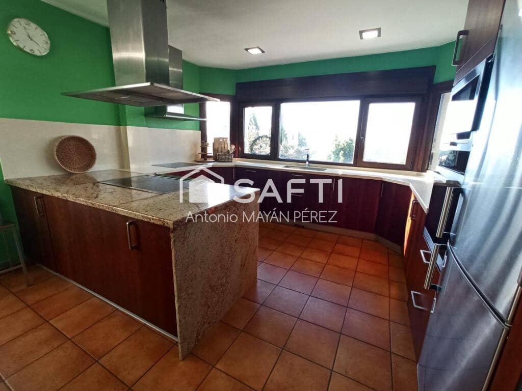 4 soveværelse Villa til salg i Ribeira med garage - € 450.000 (Ref: 9181050)