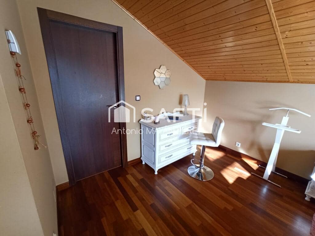 4 soveværelse Villa til salg i Ribeira med garage - € 450.000 (Ref: 9181050)