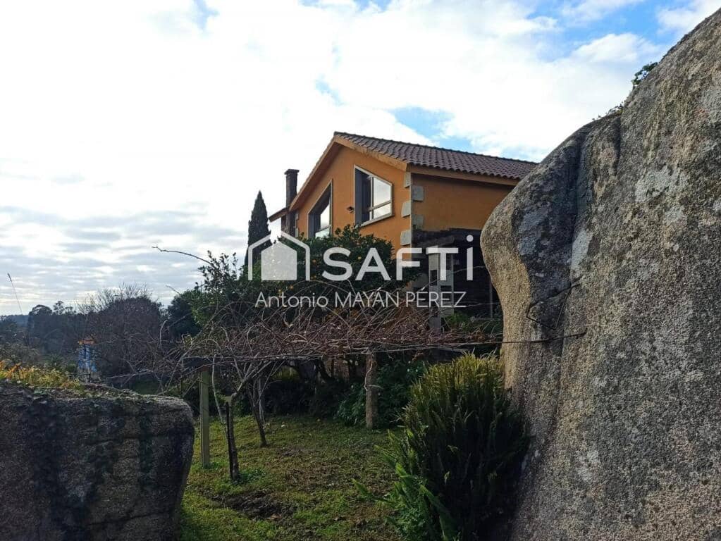 4 soveværelse Villa til salg i Ribeira med garage - € 450.000 (Ref: 9181050)