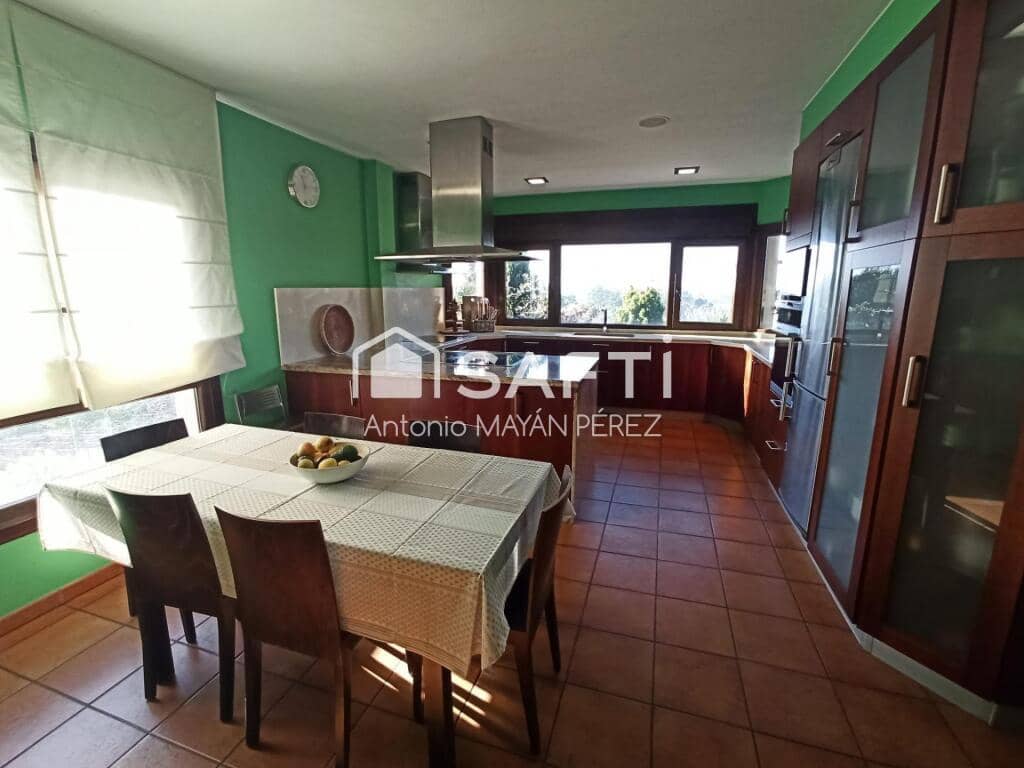 4 soveværelse Villa til salg i Ribeira med garage - € 450.000 (Ref: 9181050)