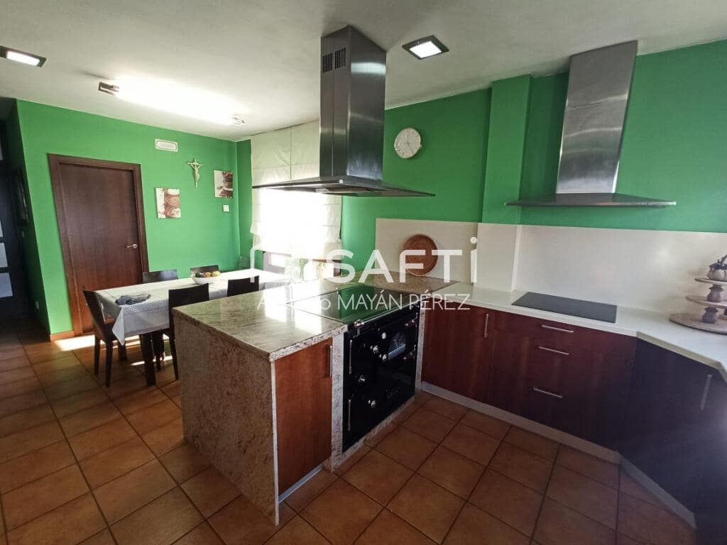 4 soveværelse Villa til salg i Ribeira med garage - € 450.000 (Ref: 9181050)