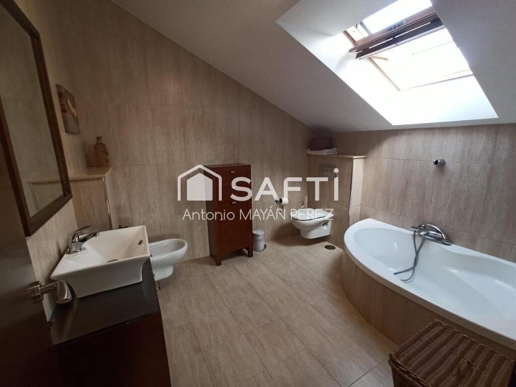 4 soveværelse Villa til salg i Ribeira med garage - € 450.000 (Ref: 9181050)