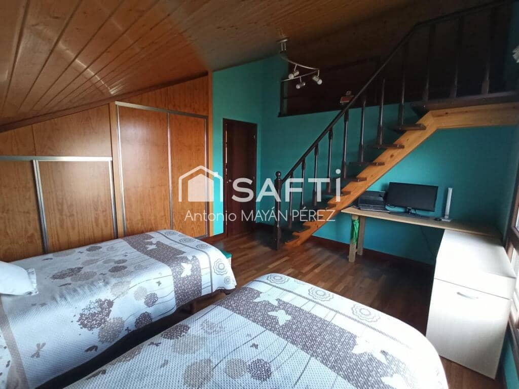 4 soveværelse Villa til salg i Ribeira med garage - € 450.000 (Ref: 9181050)