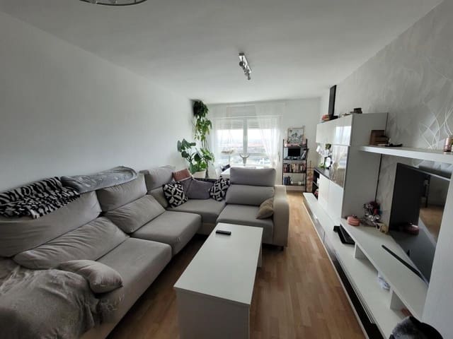 3 bedroom Apartment for sale in Valladolid city with garage - € 250,000 (Ref: 9181053)