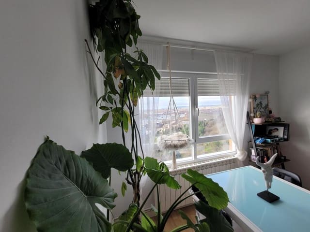 3 bedroom Apartment for sale in Valladolid city with garage - € 250,000 (Ref: 9181053)