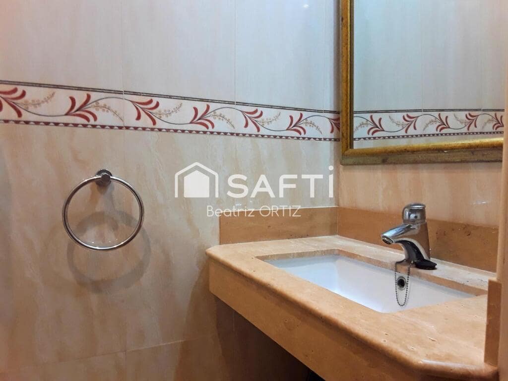 4 soveværelse Lejlighed til salg i Cadiz by med garage - € 490.000 (Ref: 9185434)