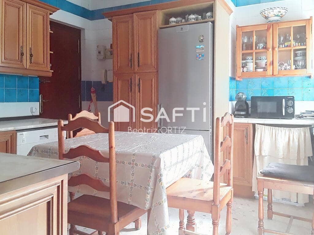 4 soveværelse Lejlighed til salg i Cadiz by med garage - € 490.000 (Ref: 9185434)