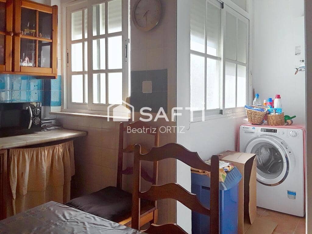 4 soveværelse Lejlighed til salg i Cadiz by med garage - € 490.000 (Ref: 9185434)