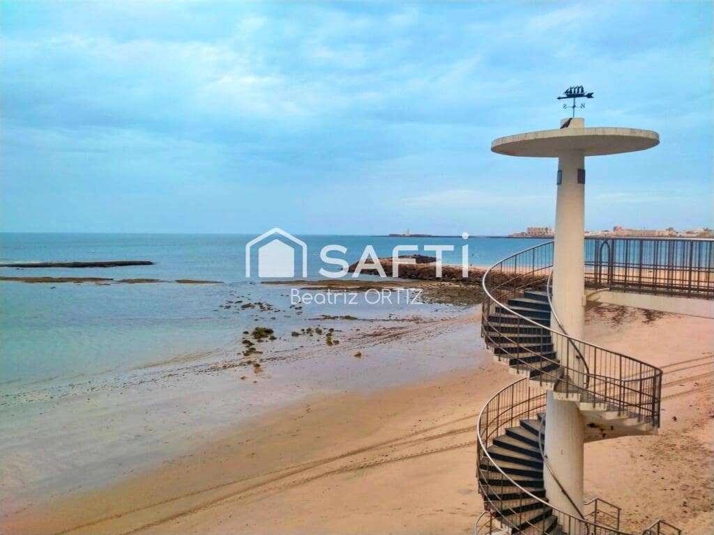 4 soveværelse Lejlighed til salg i Cadiz by med garage - € 490.000 (Ref: 9185434)