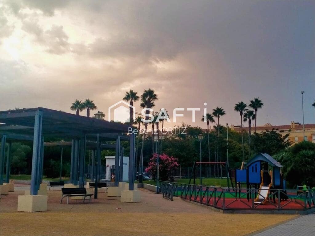 4 soveværelse Lejlighed til salg i Cadiz by med garage - € 490.000 (Ref: 9185434)