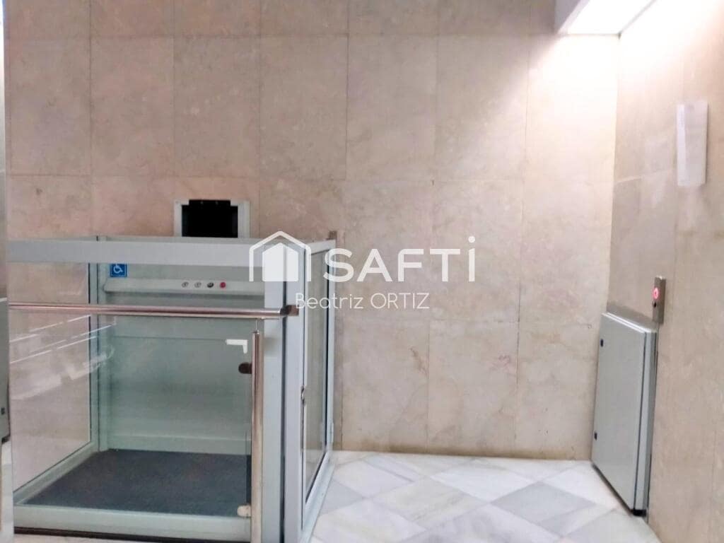 4 bedroom Apartment for sale in Cadiz city with garage - € 490,000 (Ref: 9185434)