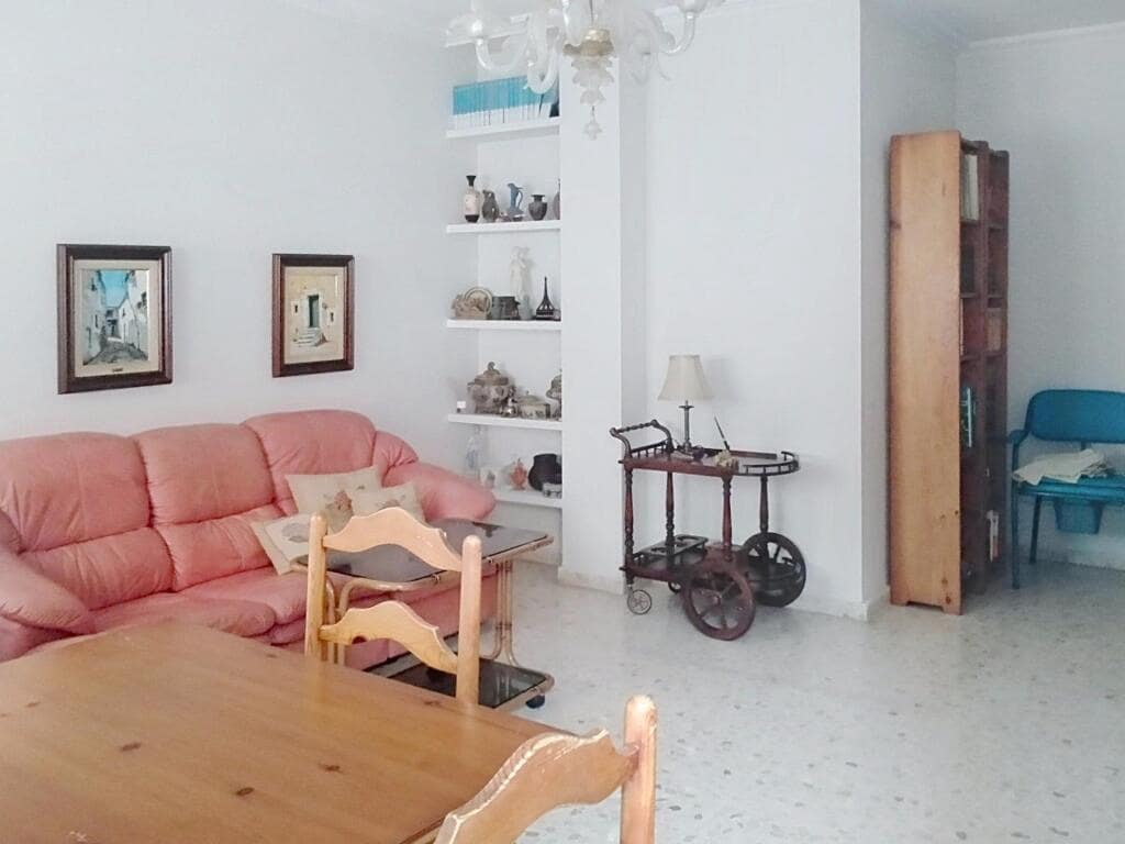 4 bedroom Apartment for sale in Cadiz city with garage - € 490,000 (Ref: 9185434)
