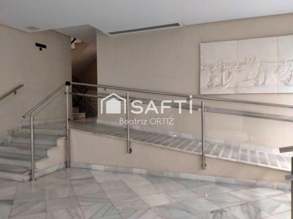 4 bedroom Apartment for sale in Cadiz city with garage - € 490,000 (Ref: 9185434)