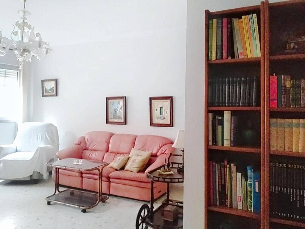 4 bedroom Apartment for sale in Cadiz city with garage - € 490,000 (Ref: 9185434)