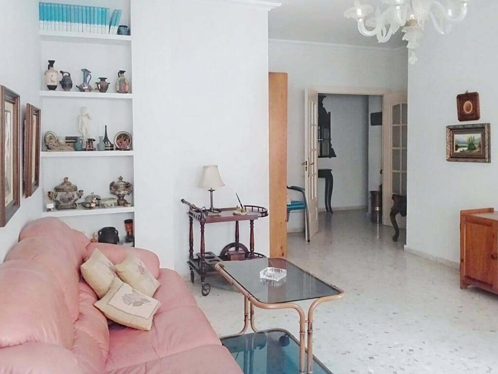 4 bedroom Apartment for sale in Cadiz city with garage - € 490,000 (Ref: 9185434)