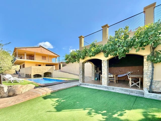 5 bedroom Villa for sale in Riells i Viabrea with pool garage - € 535,000 (Ref: 9185437)