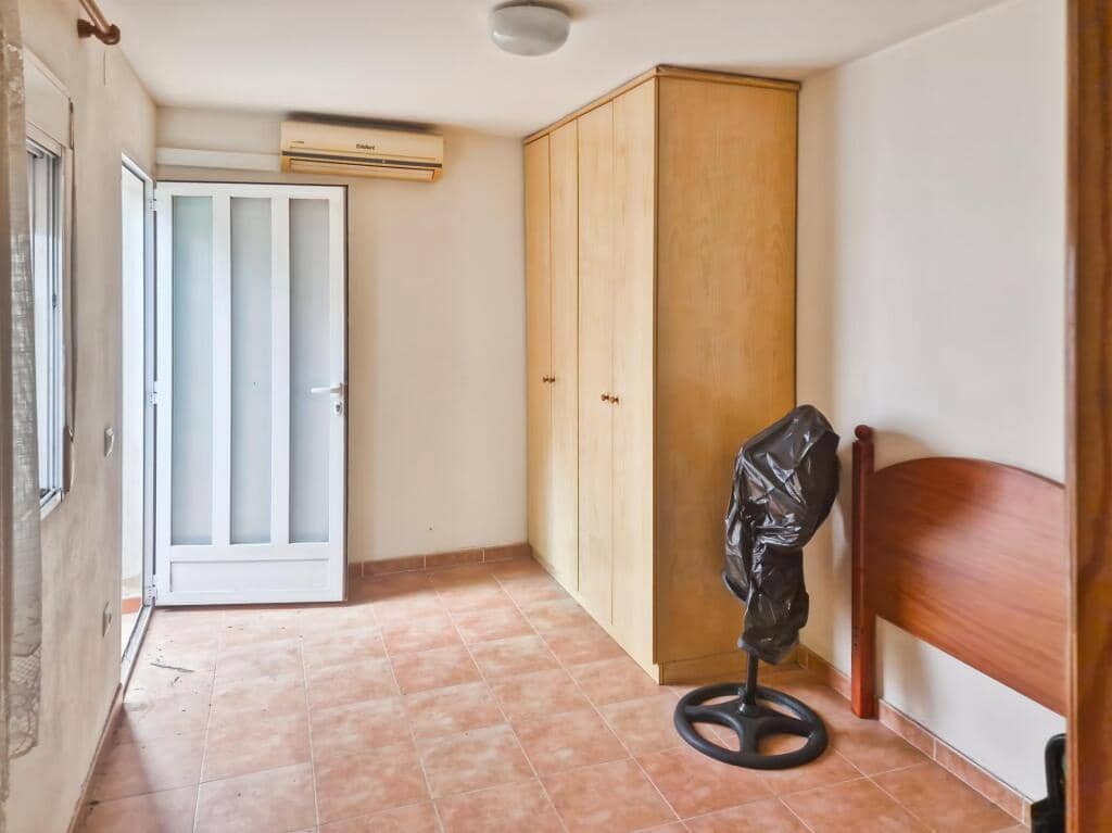 6 soveværelse Villa til salg i Valencia by med garage - € 400.000 (Ref: 9188478)