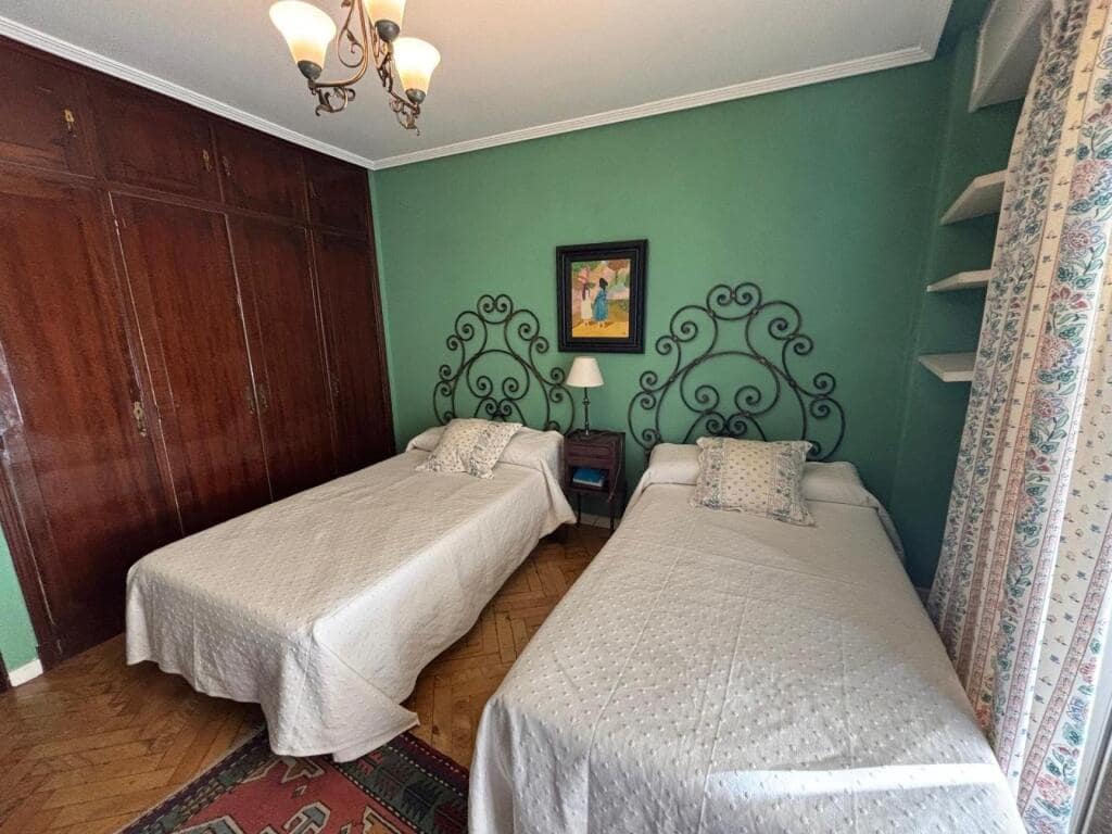 5 soveværelse Lejlighed til salg i Vigo - € 310.000 (Ref: 9191069)