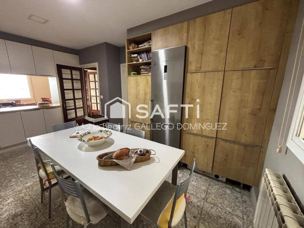 5 soveværelse Lejlighed til salg i Vigo - € 310.000 (Ref: 9191069)