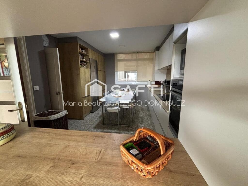 5 soveværelse Lejlighed til salg i Vigo - € 310.000 (Ref: 9191069)