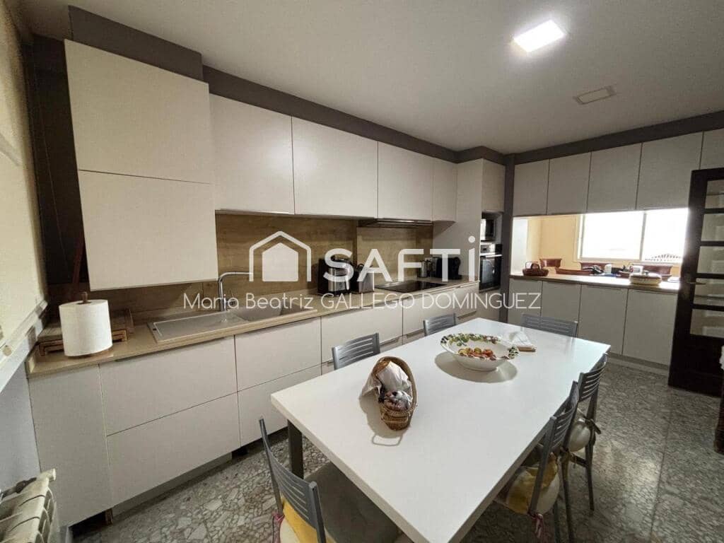 5 soveværelse Lejlighed til salg i Vigo - € 310.000 (Ref: 9191069)