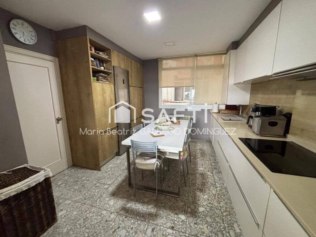 5 soveværelse Lejlighed til salg i Vigo - € 310.000 (Ref: 9191069)