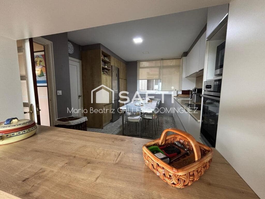 5 soveværelse Lejlighed til salg i Vigo - € 310.000 (Ref: 9191069)