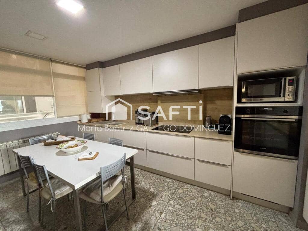 5 soveværelse Lejlighed til salg i Vigo - € 310.000 (Ref: 9191069)