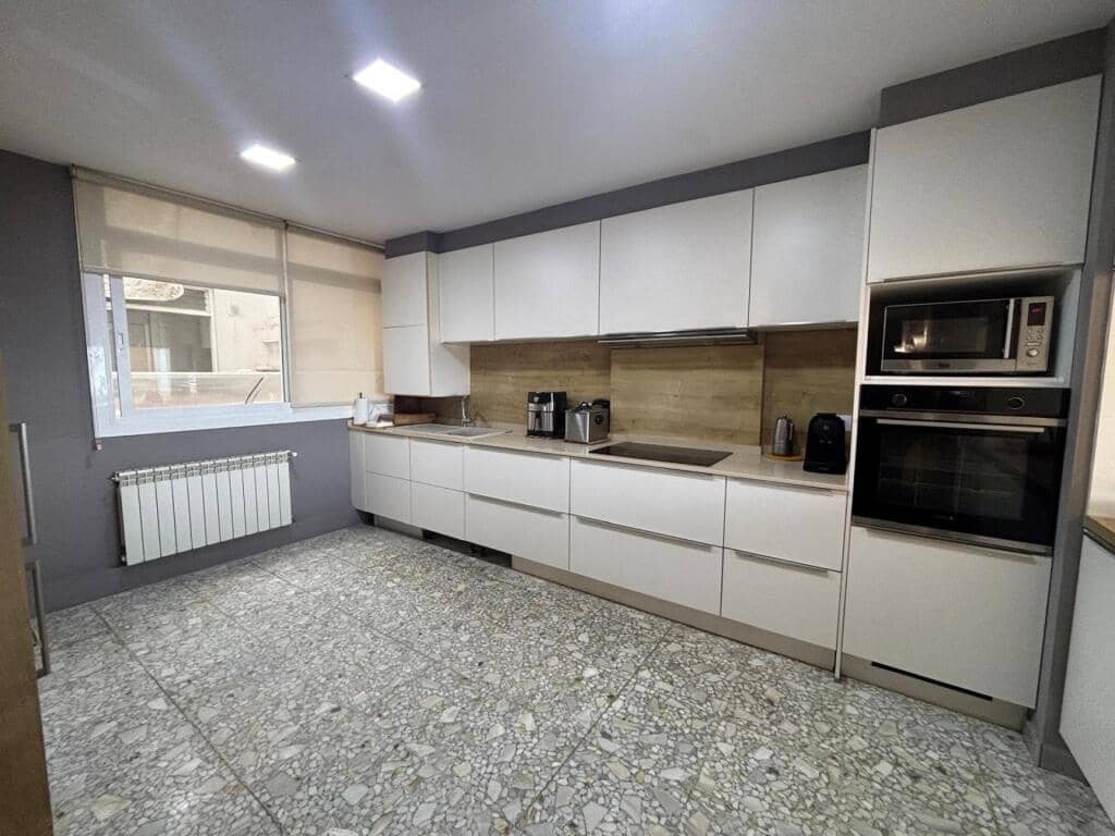 5 soveværelse Lejlighed til salg i Vigo - € 310.000 (Ref: 9191069)