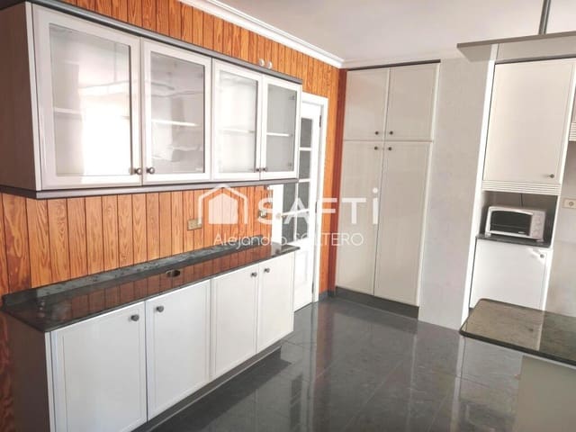 5 soveværelse Lejlighed til salg i Vigo med garage - € 365.000 (Ref: 9192360)