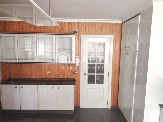 5 soveværelse Lejlighed til salg i Vigo med garage - € 365.000 (Ref: 9192360)