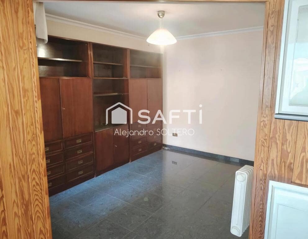 5 soveværelse Lejlighed til salg i Vigo med garage - € 365.000 (Ref: 9192360)