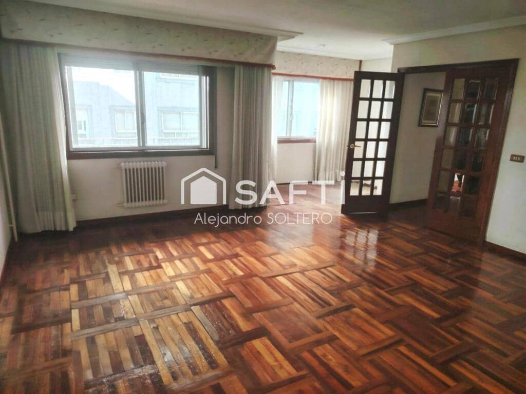 5 soveværelse Lejlighed til salg i Vigo med garage - € 365.000 (Ref: 9192360)