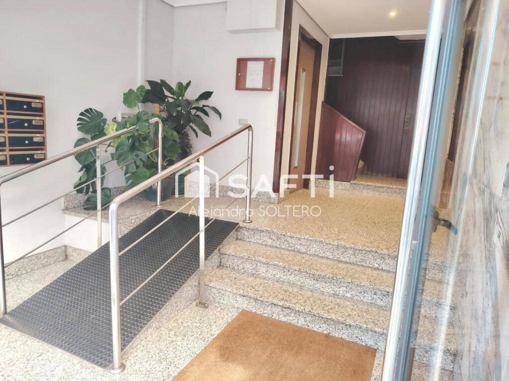 5 soveværelse Lejlighed til salg i Vigo med garage - € 365.000 (Ref: 9192360)