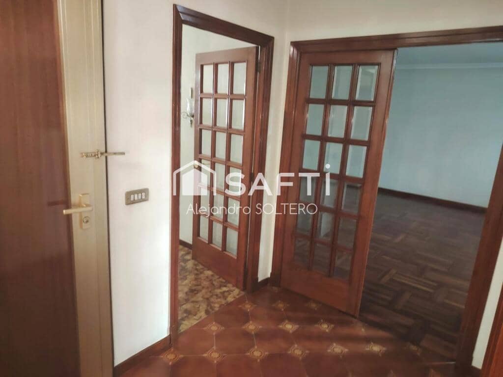 5 soveværelse Lejlighed til salg i Vigo med garage - € 365.000 (Ref: 9192360)