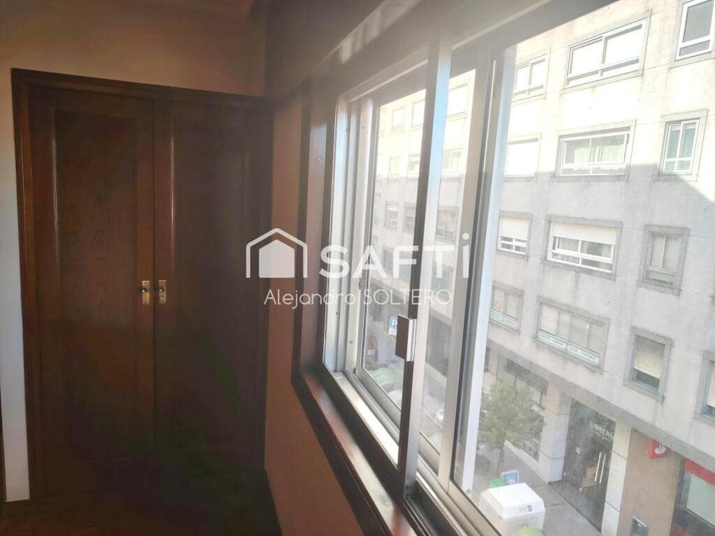 5 soveværelse Lejlighed til salg i Vigo med garage - € 365.000 (Ref: 9192360)